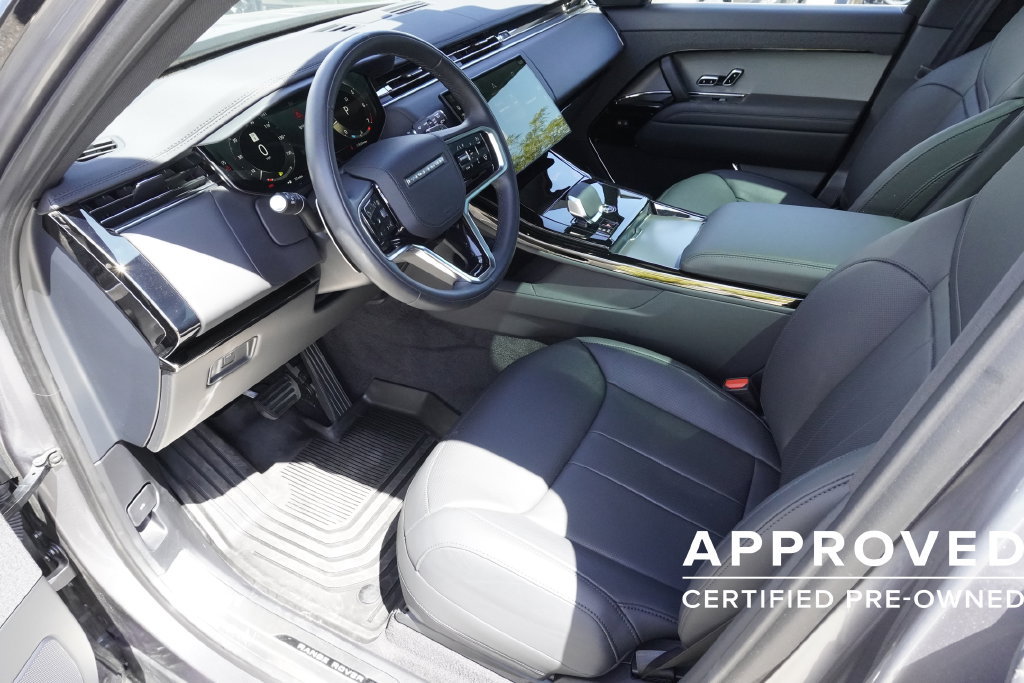 Used 2025 Land Rover Range Rover Sport SE AWD/4WD image 18