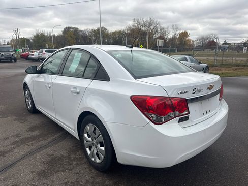 Used 2013 Chevrolet Cruze LS image 7