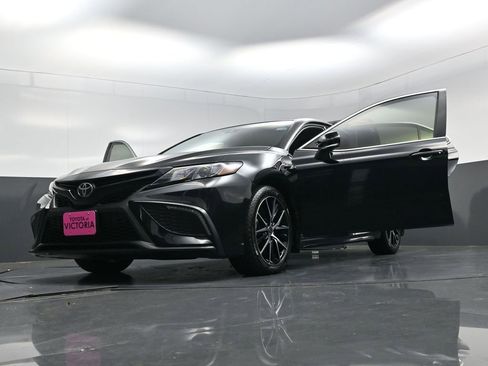 Used 2024 Toyota Camry SE FWD image 24