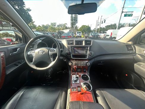 Used 2013 Toyota Highlander Limited FWD image 11