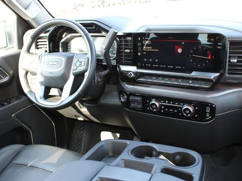 Used 2025 GMC Sierra 1500 SLT RWD image 8