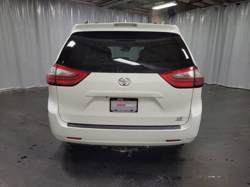 Used 2020 Toyota Sienna LE image 7