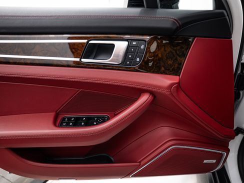 Certified 2022 Porsche Panamera 4 image 16