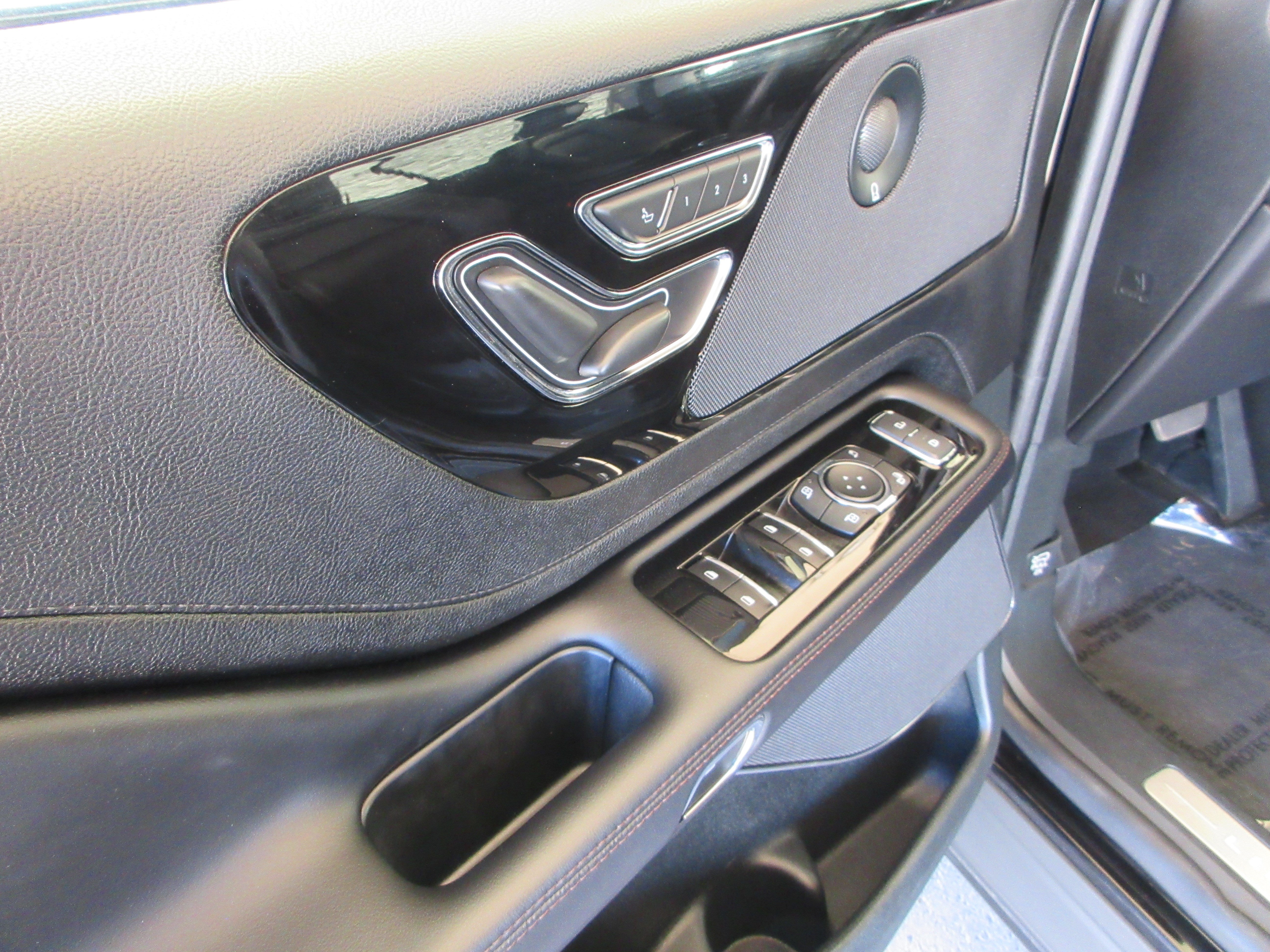 Used 2024 Lincoln Aviator Reserve AWD/4WD image 34