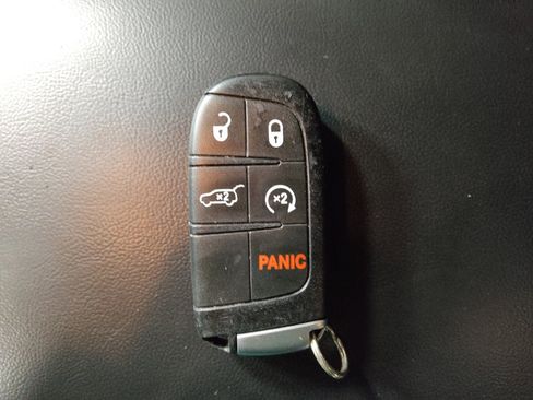 Used 2022 Jeep Grand Cherokee Laredo X image 32