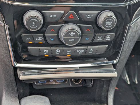 Used 2021 Jeep Grand Cherokee Limited w/ Premium Lighting Group AWD/4WD image 30