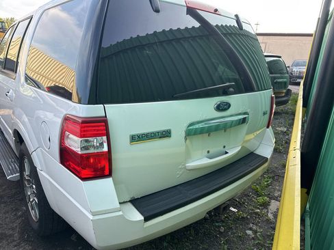 Used 2010 Ford Expedition Limited image 10