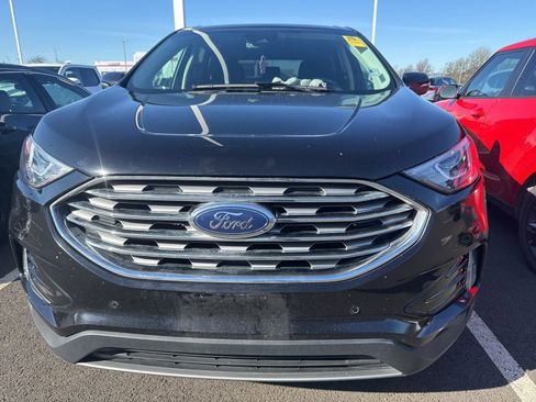 Used 2022 Ford Edge Titanium AWD/4WD image 2