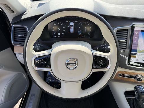 Certified 2022 Volvo XC90 T6 Momentum w/ Climate Package image 23