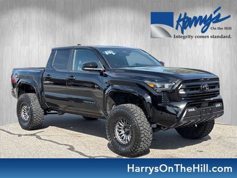 Used 2024 Toyota Tacoma SR5 w/ SR5 Upgrade Package AWD/4WD image 1