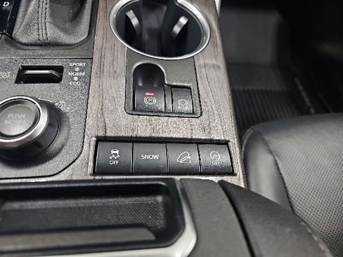 Used 2020 Toyota Highlander Limited AWD/4WD image 23