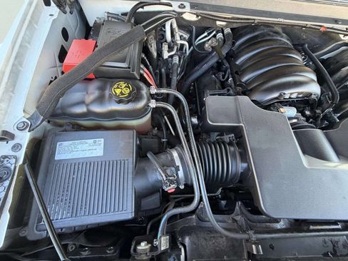 Used 2019 GMC Yukon XL SLT w/ Open Road Package AWD/4WD image 41