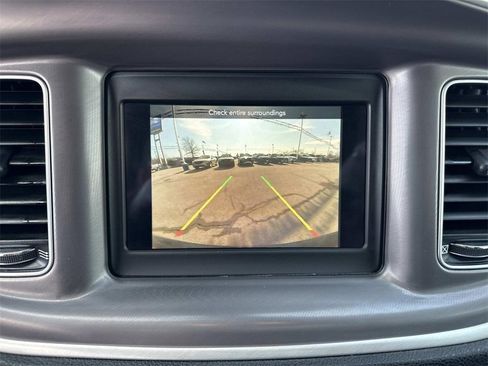 Used 2022 Dodge Charger SXT w/ Driver Convenience Group image 17