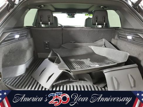 Used 2025 Cadillac XT4 Sport w/ LPO, Floor Liner Package FWD image 8
