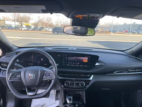 Used 2025 Buick Envista Sport Touring image 33