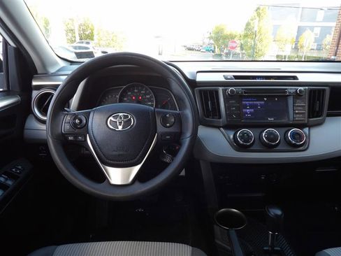 Used 2015 Toyota RAV4 LE image 10