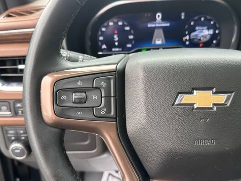 Used 2023 Chevrolet Suburban High Country AWD/4WD image 23