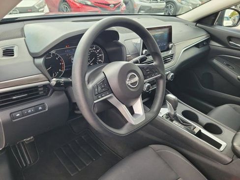 Certified 2025 Nissan Altima 2.5 SV FWD image 22