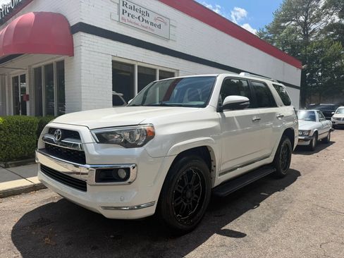Used 2017 Toyota 4Runner Limited RWD image 2