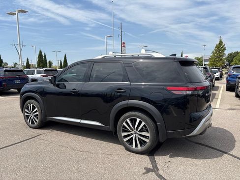 Used 2024 Nissan Pathfinder Platinum w/ Cargo Package FWD image 4