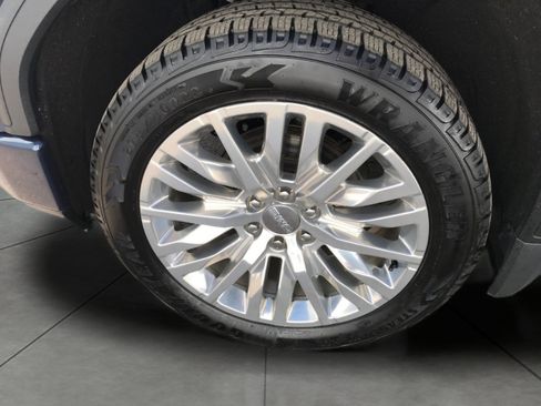 Used 2019 GMC Sierra 1500 Denali w/ Denali Ultimate Package AWD/4WD image 3