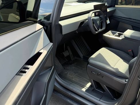 Used 2026 Tesla Cybertruck AWD Crew Cab image 8