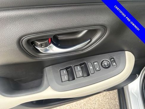 Certified 2025 Honda HR-V LX image 19