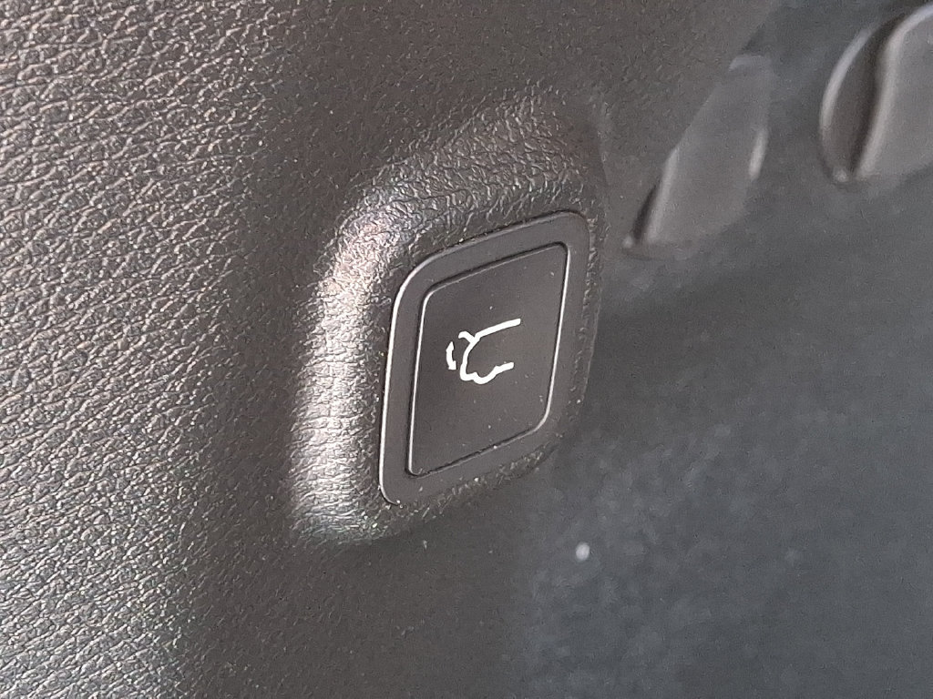 Used 2019 Jeep Cherokee Limited AWD/4WD image 31