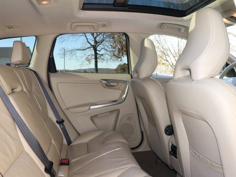 Used 2012 Volvo XC60 T6 image 32