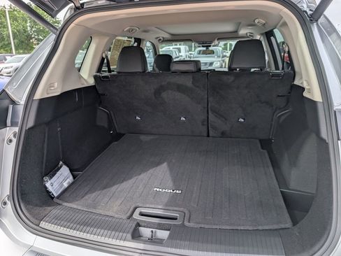 Certified 2025 Nissan Rogue SV w/ SV Premium Package FWD image 27