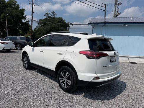 Used 2018 Toyota RAV4 XLE FWD image 9