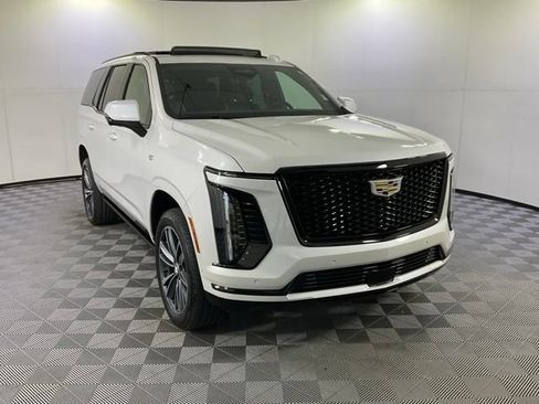 Used 2025 Cadillac Escalade Sport AWD/4WD image 3