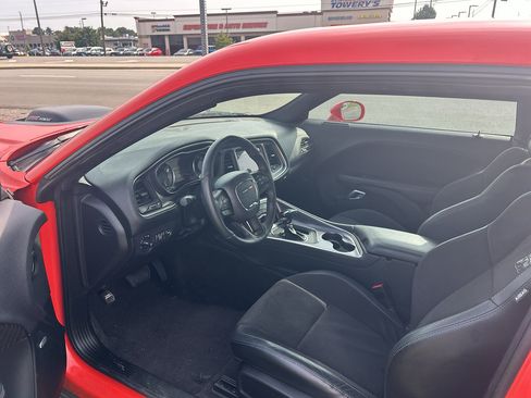 Used 2017 Dodge Challenger R/T Scat Pack RWD image 8