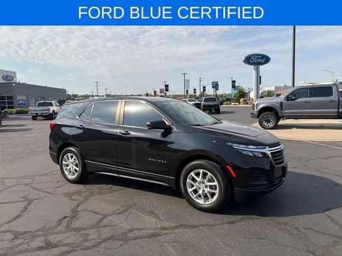 Used 2023 Chevrolet Equinox LS FWD image 3