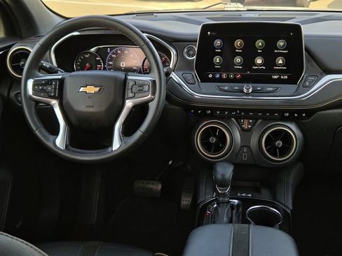 Used 2023 Chevrolet Blazer Premier w/ Enhanced Convenience Package FWD image 11