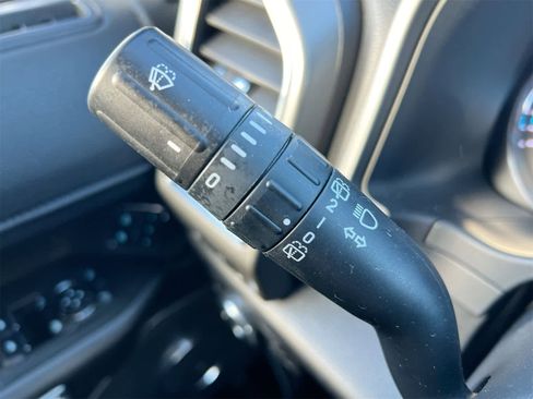 Used 2021 Ford Expedition Max XLT image 25