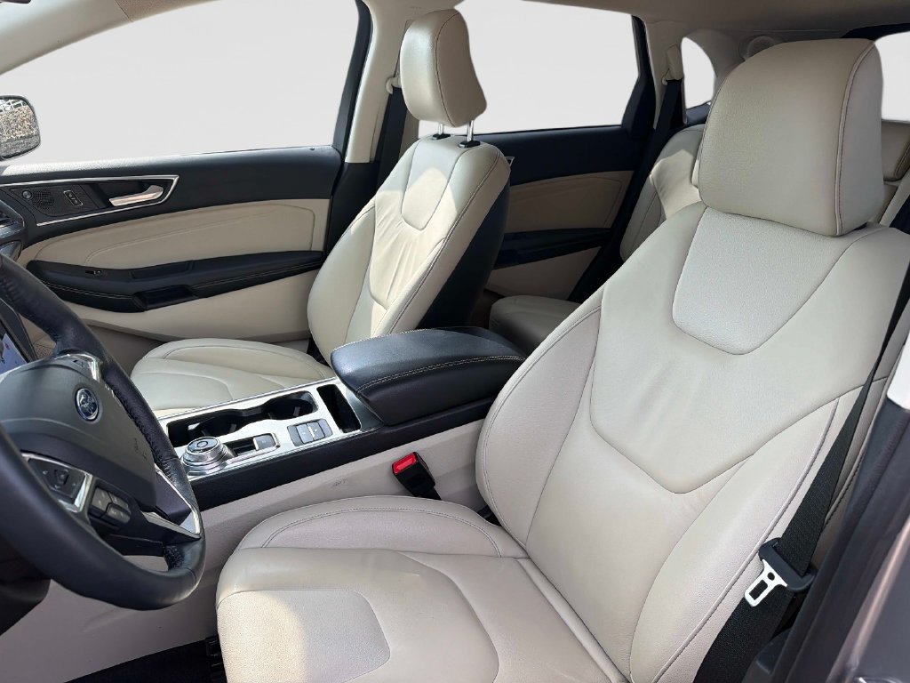 Used 2022 Ford Edge Titanium AWD/4WD image 21