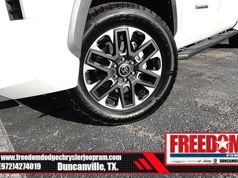 Used 2024 Toyota Tundra Limited w/ Power Package AWD/4WD image 9