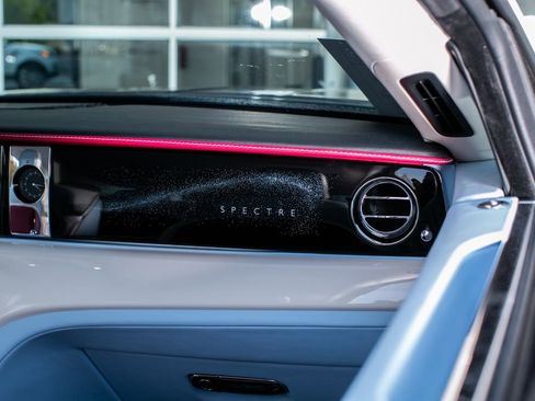 Used 2024 Rolls-Royce Spectre w/ Spectre Launch Package AWD/4WD image 39