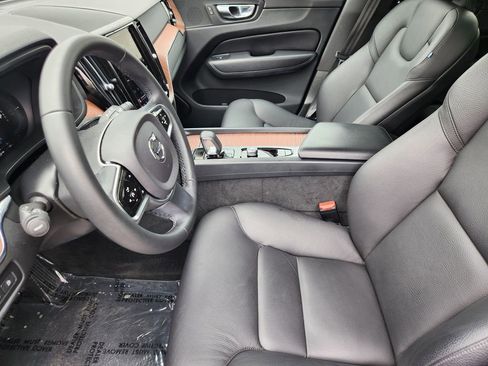 Used 2023 Volvo XC60 T8 Plus AWD/4WD image 4