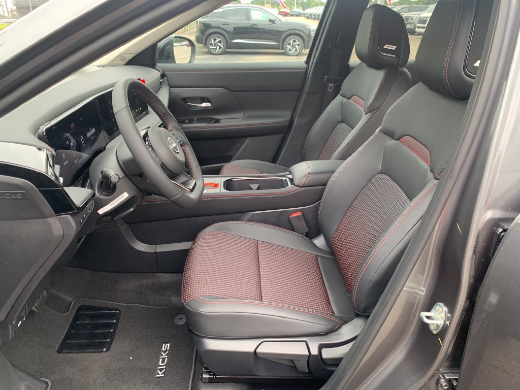 New 2027 Nissan Kicks SR w/ SR Premium Package FWD image 19