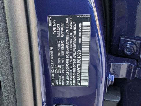 Certified 2026 Porsche Macan AWD/4WD image 30