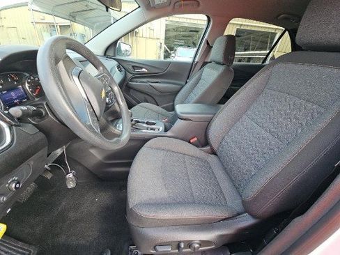 Used 2023 Chevrolet Equinox LT image 4
