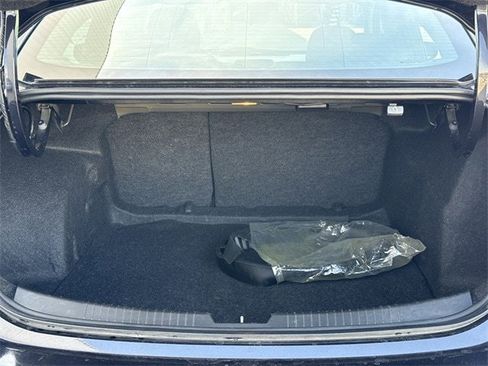 Used 2023 Chevrolet Malibu LT image 32