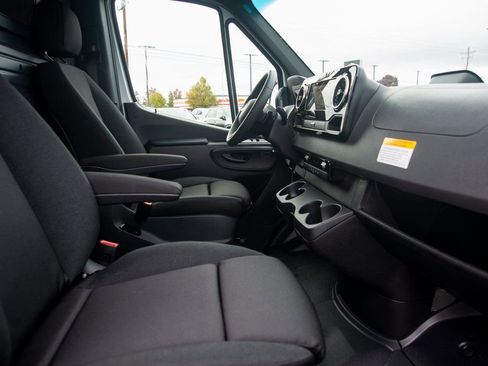 New 2025 Mercedes-Benz Sprinter 2500 image 31