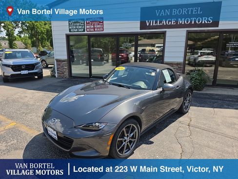 Used 2019 MAZDA MX-5 Miata Grand Touring w/ GT-S Package RWD image 1