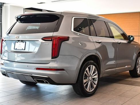 Used 2024 Cadillac XT6 Premium Luxury image 6