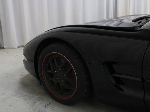 Used 2000 Chevrolet Corvette Coupe w/ Memory Pkg RWD image 24