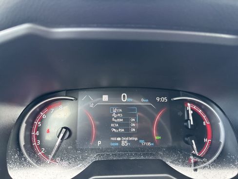 Used 2025 Toyota RAV4 XLE w/ Convenience Package FWD image 31