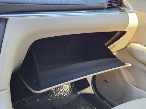 Used 2018 Cadillac XT5 FWD image 26